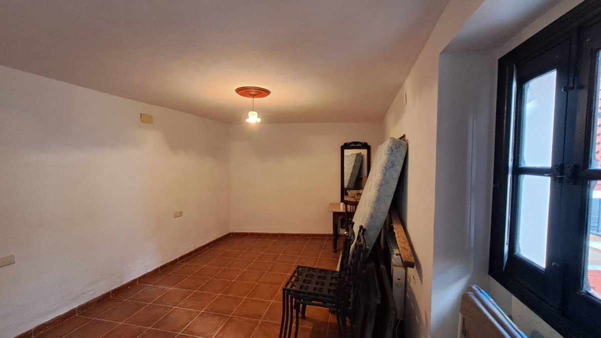 4 Bed Townhouse in Montejaque