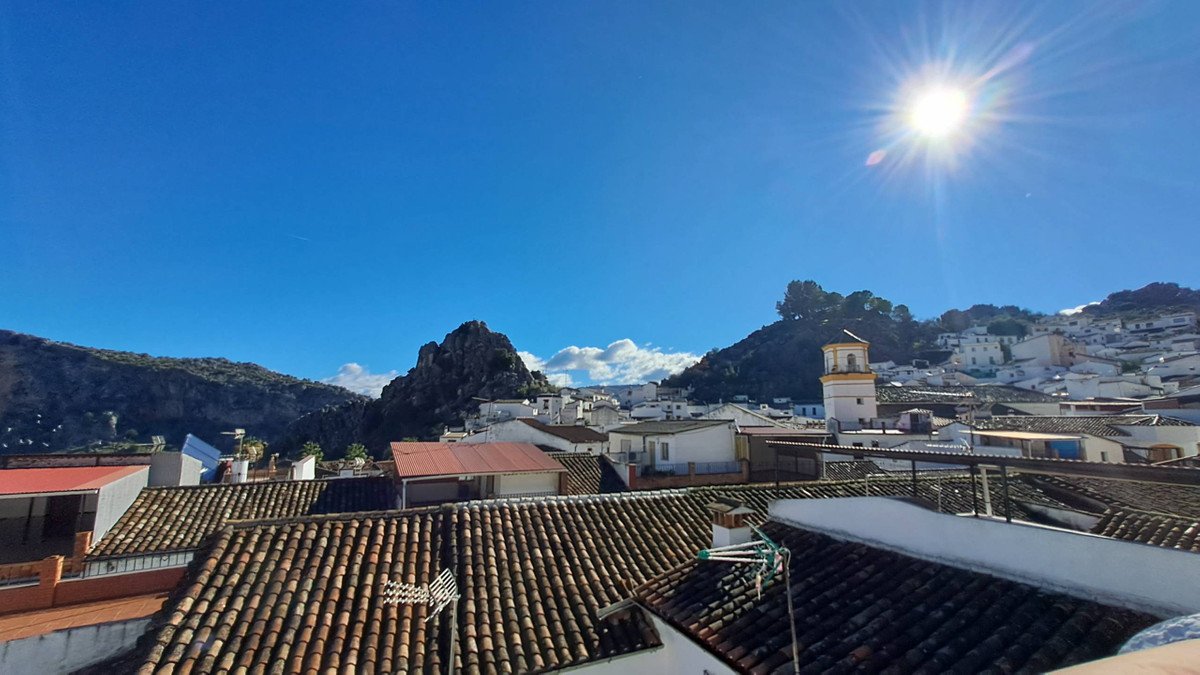 4 Bed Townhouse in Montejaque
