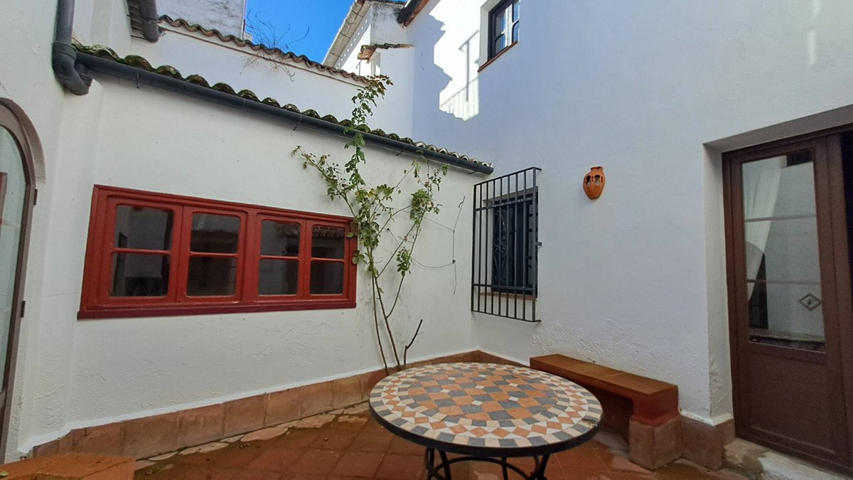 4 Bed Townhouse in Montejaque