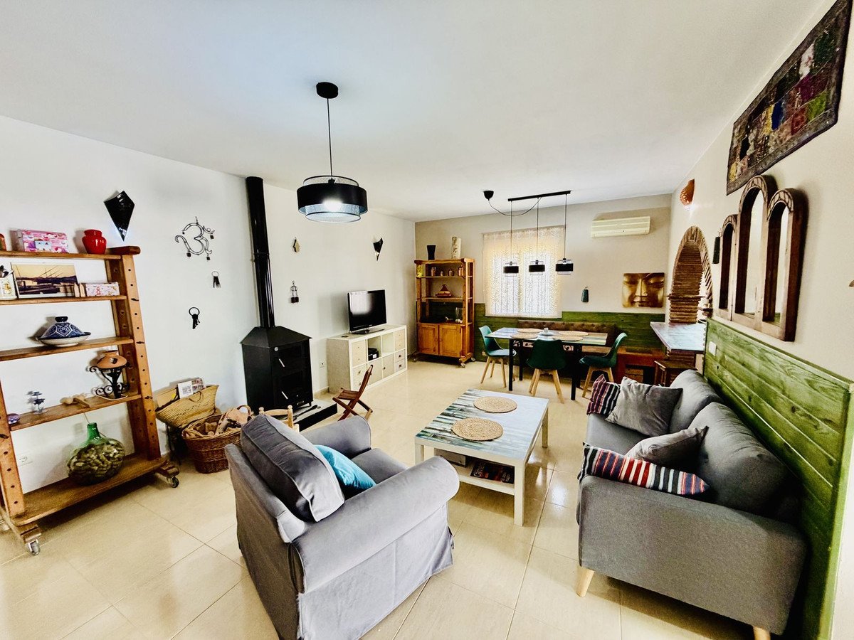 3 Bed Semi-Detached House in Benamargosa