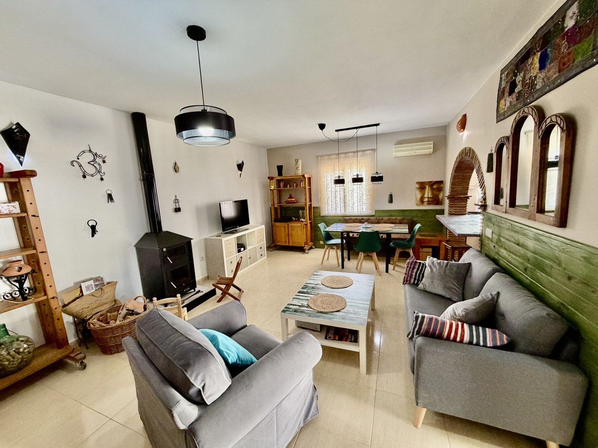 3 Bed Semi-Detached House in Benamargosa