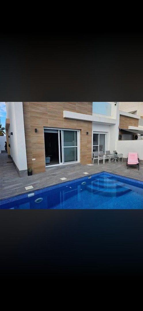 3 Bed Detached Villa in Avileses