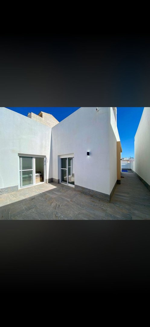 3 Bed Detached Villa in Avileses