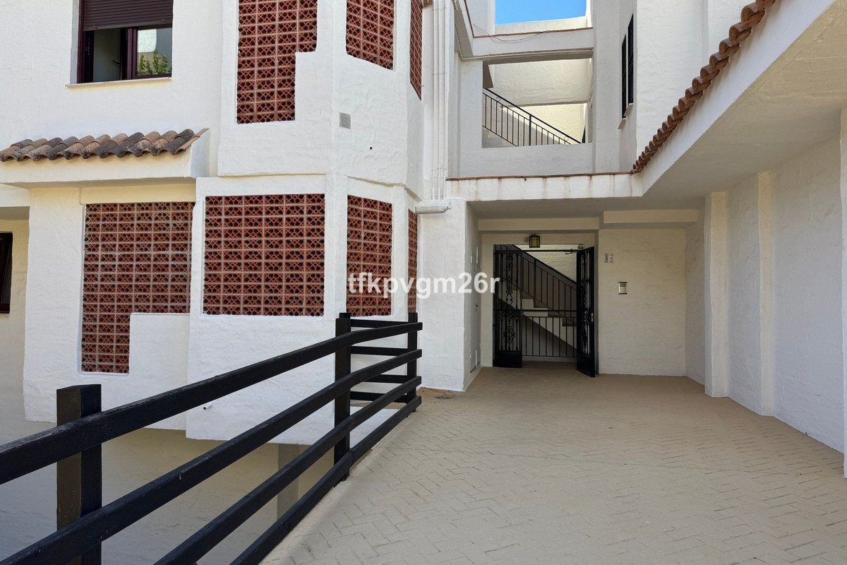 2 Bed Ground Floor Apartment in Casares Playa