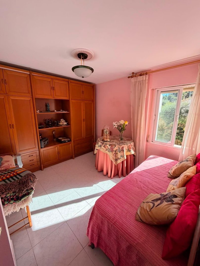 3 Bed Middle Floor Apartment in Benalmadena Pueblo