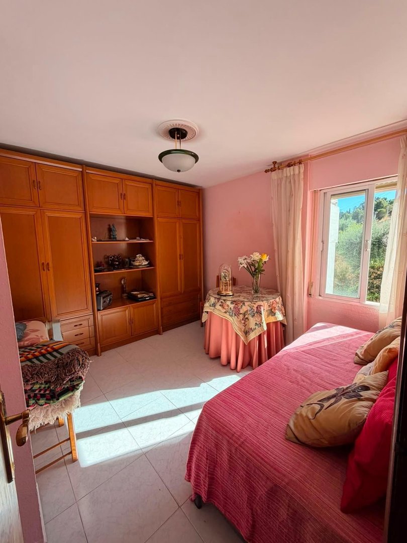 3 Bed Middle Floor Apartment in Benalmadena Pueblo