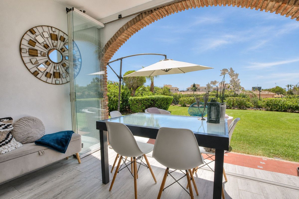 2 Bed Ground Floor Apartment in Riviera del Sol
