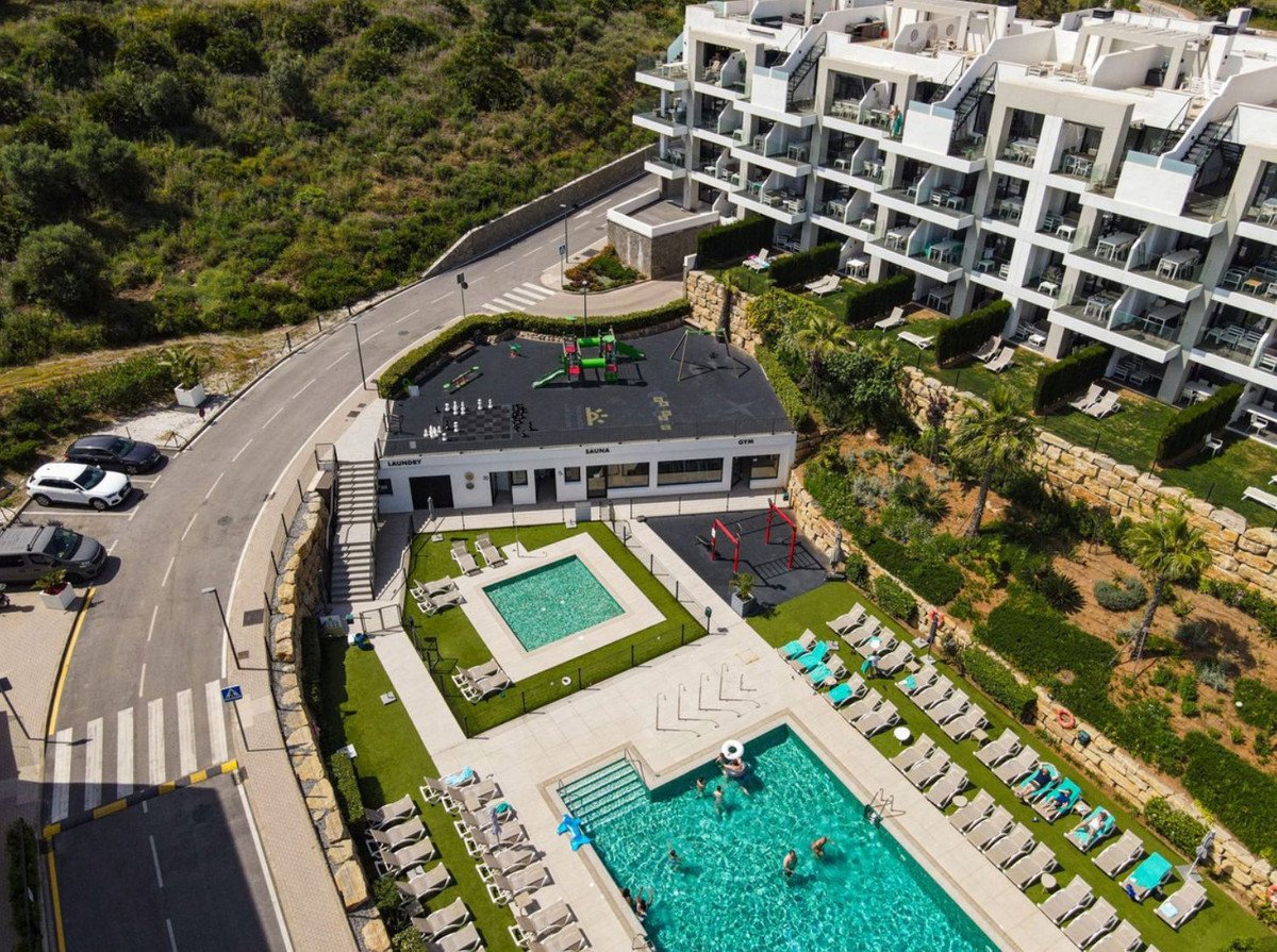 3 Bed Middle Floor Apartment in Mijas Costa