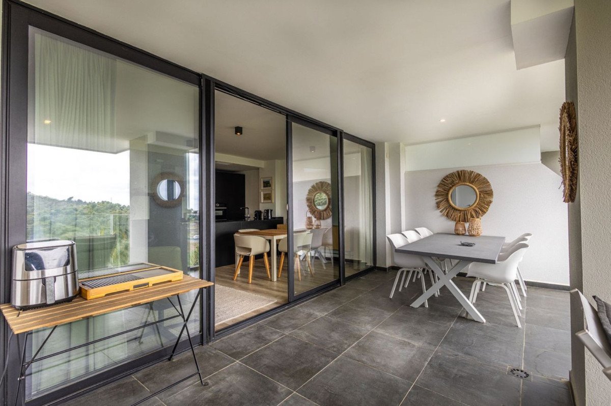 3 Bed Middle Floor Apartment in Mijas Costa