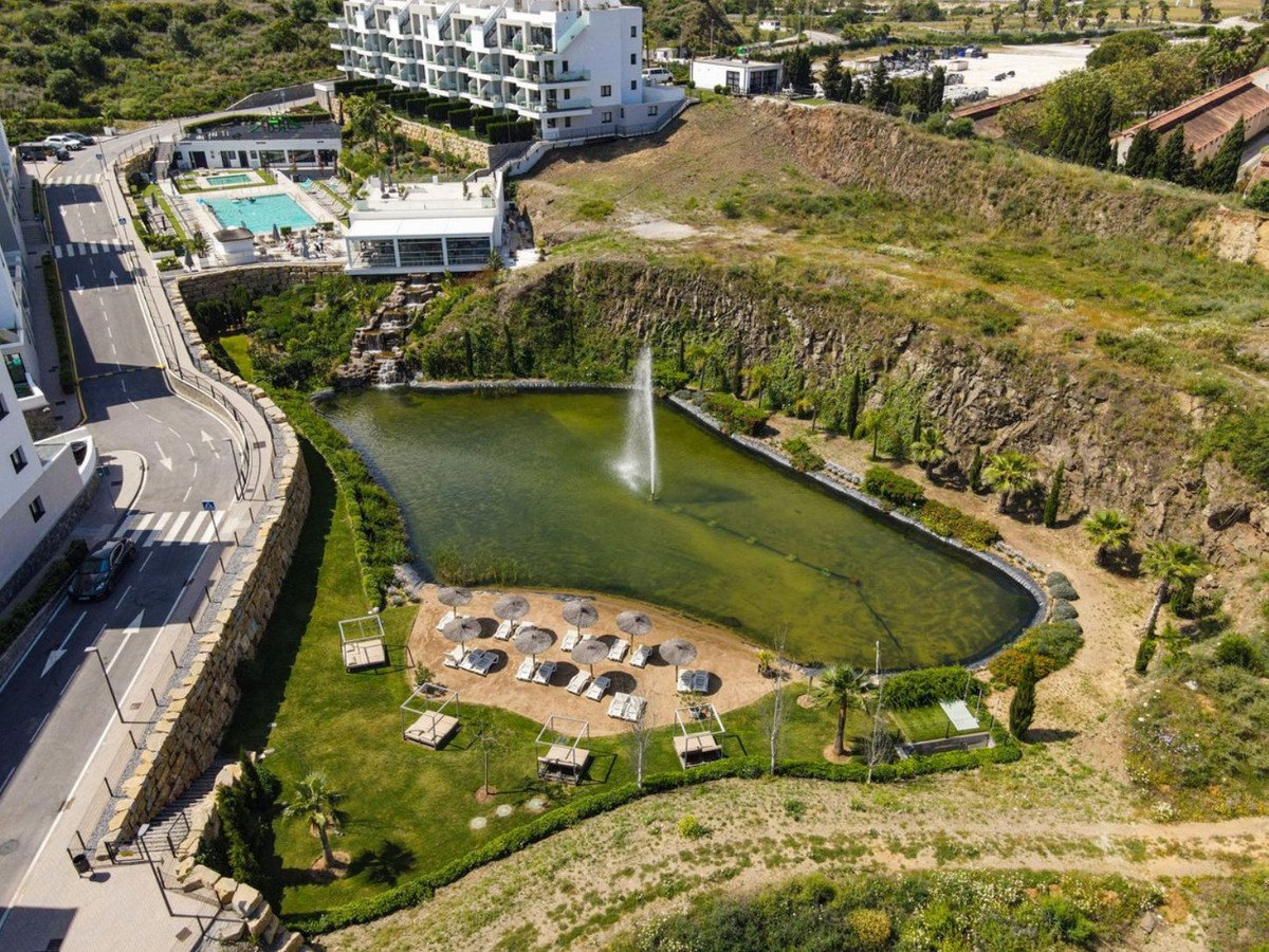 3 Bed Middle Floor Apartment in Mijas Costa
