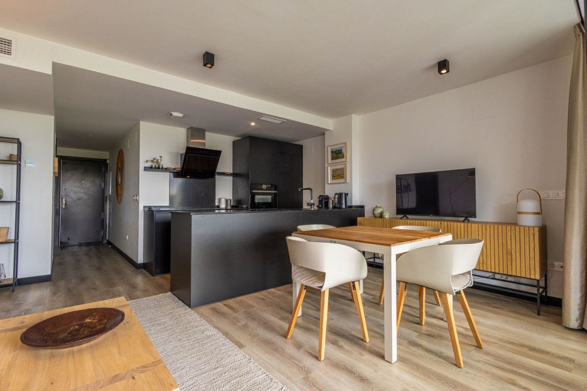 3 Bed Middle Floor Apartment in Mijas Costa