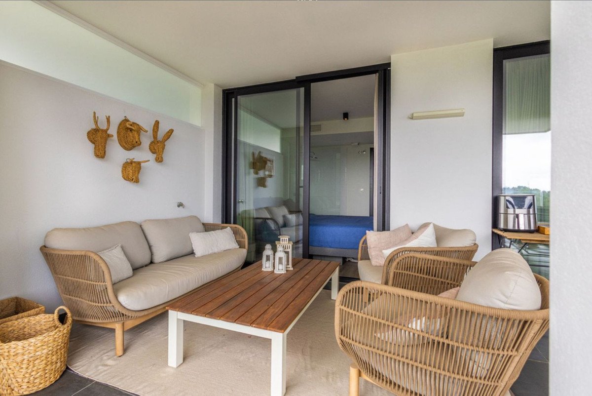3 Bed Middle Floor Apartment in Mijas Costa