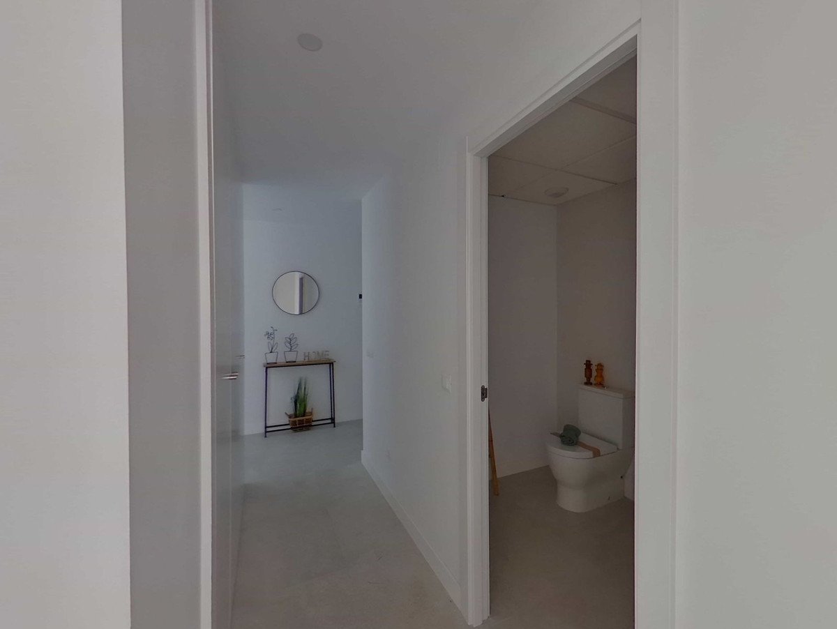 3 Bed Middle Floor Apartment in Benalmadena Pueblo