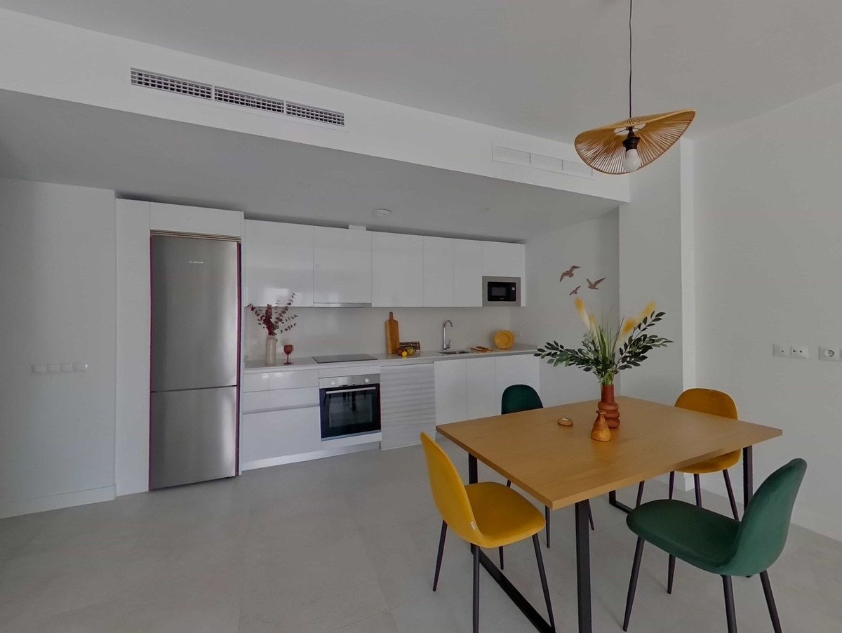 3 Bed Middle Floor Apartment in Benalmadena Pueblo