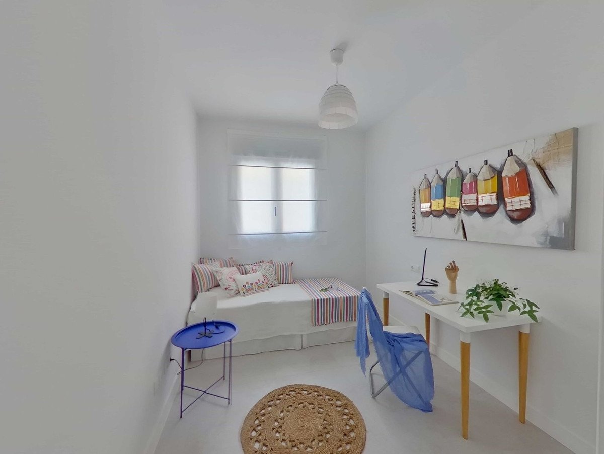 3 Bed Middle Floor Apartment in Benalmadena Pueblo