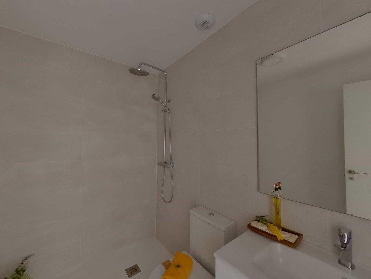 3 Bed Middle Floor Apartment in Benalmadena Pueblo