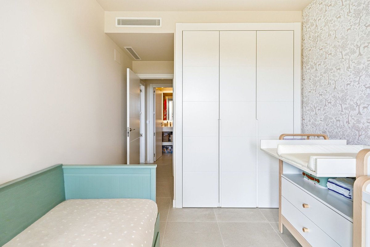 2 Bed Middle Floor Apartment in Calanova Golf
