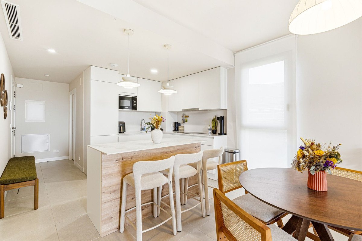 2 Bed Middle Floor Apartment in Calanova Golf