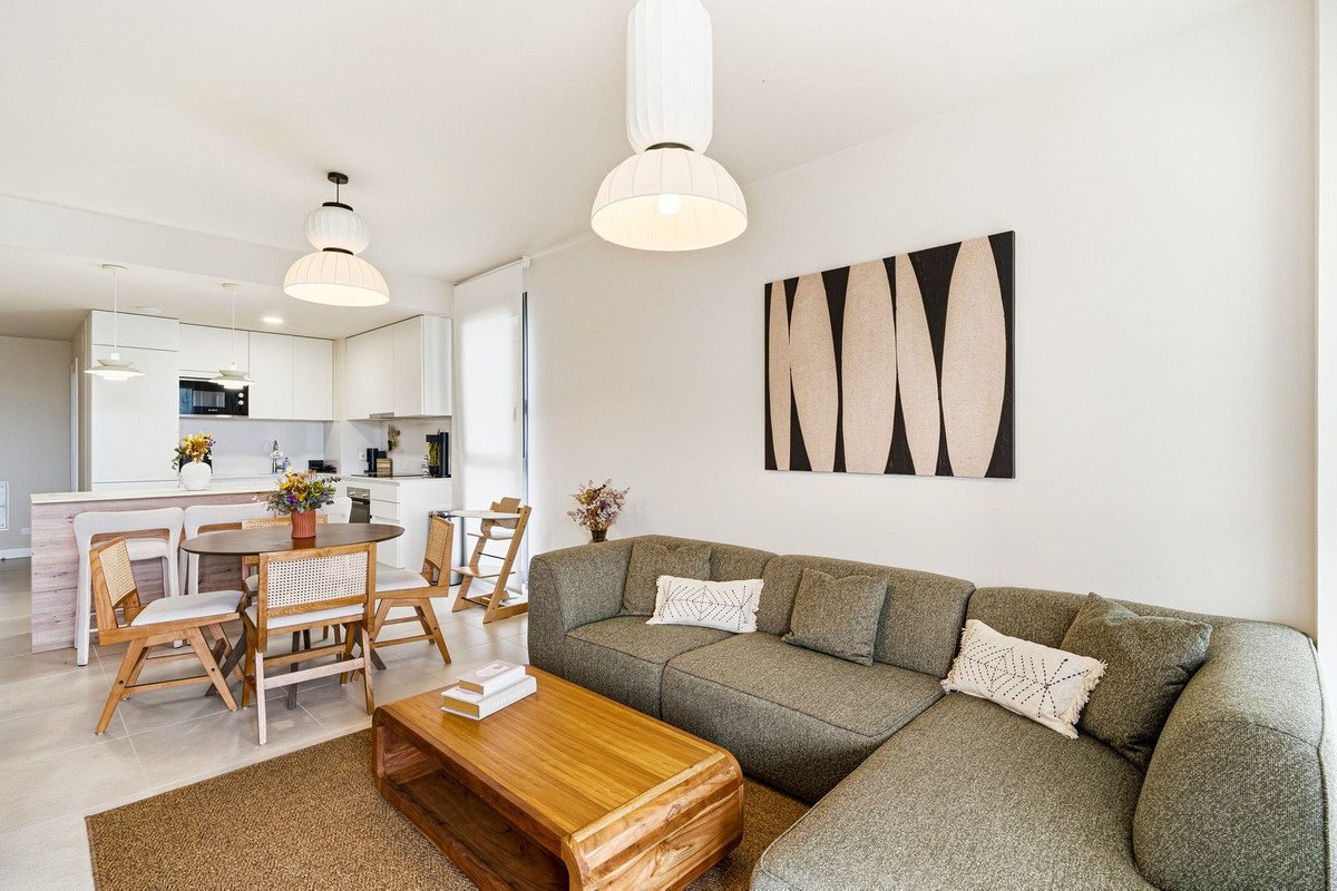 2 Bed Middle Floor Apartment in Calanova Golf