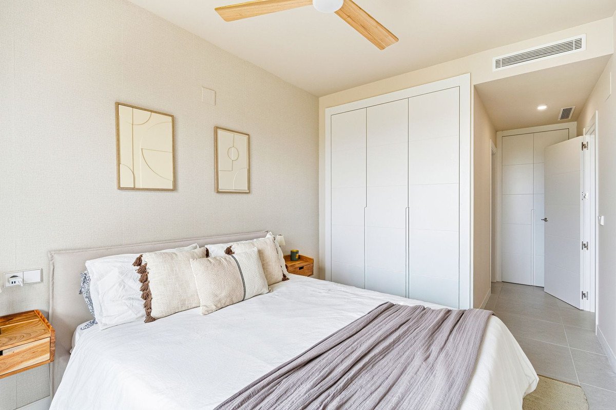 2 Bed Middle Floor Apartment in Calanova Golf