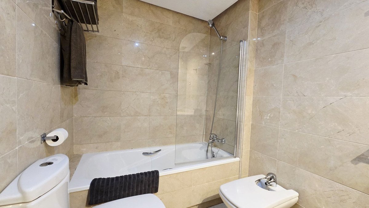2 Bed Ground Floor Apartment in Nueva Andalucía
