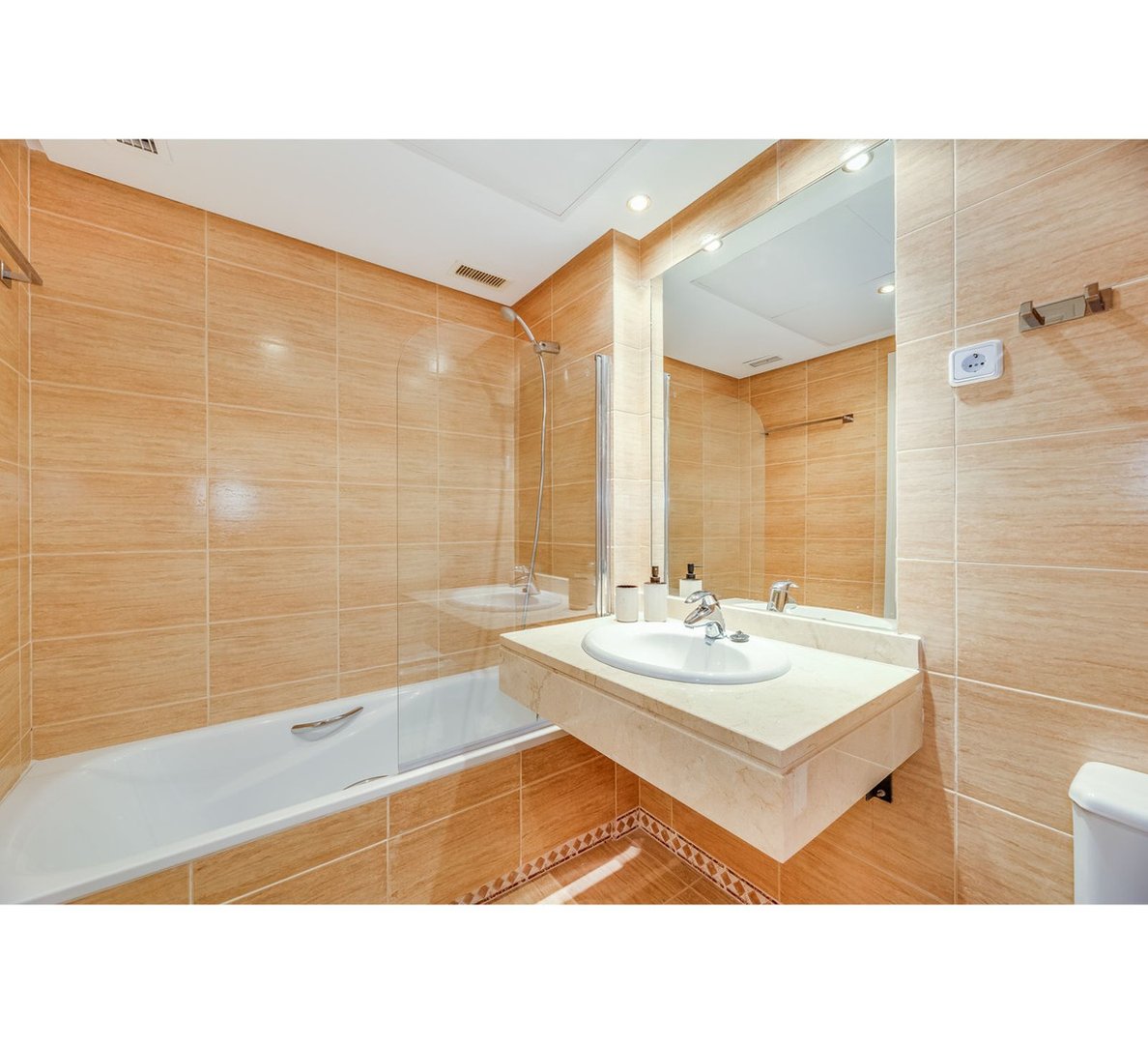 2 Bed Ground Floor Apartment in Nueva Andalucía
