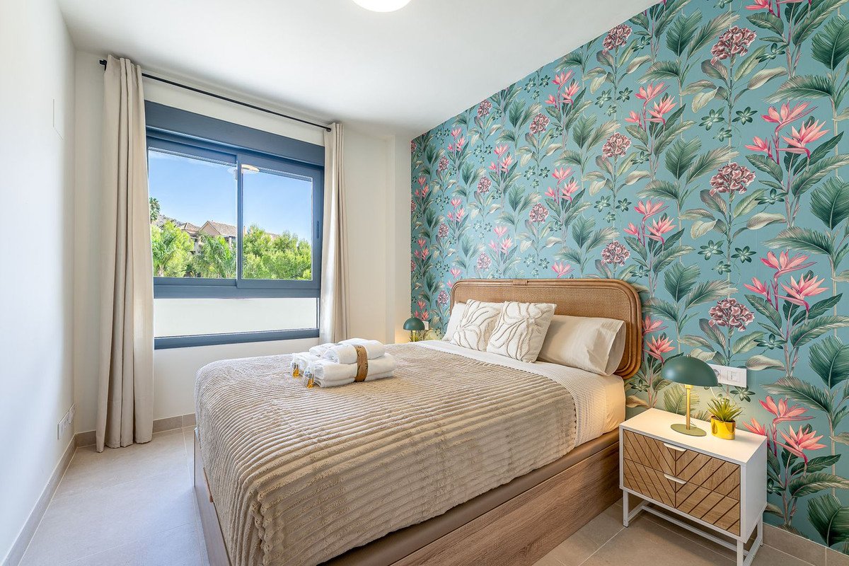 2 Bed Middle Floor Apartment in Benalmadena