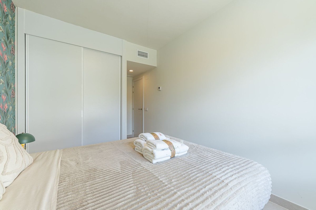 2 Bed Middle Floor Apartment in Benalmadena