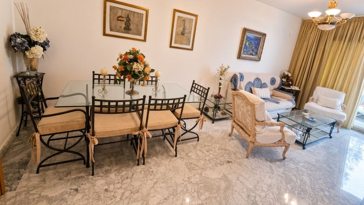 3 Bed Middle Floor Apartment in Marbella