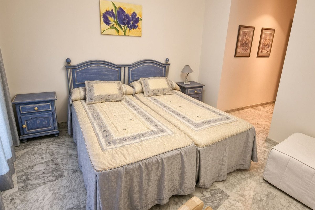 3 Bed Middle Floor Apartment in Marbella