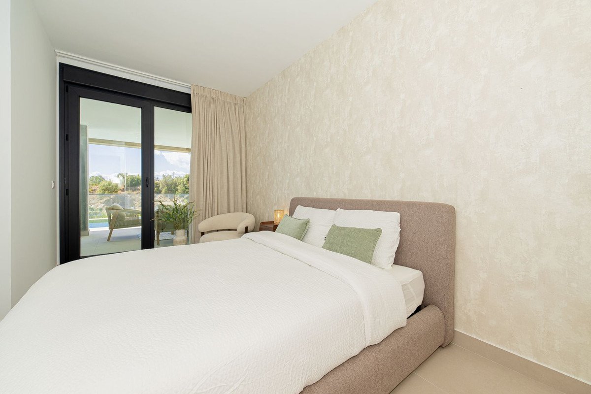 2 Bed Ground Floor Apartment in Altos de los Monteros