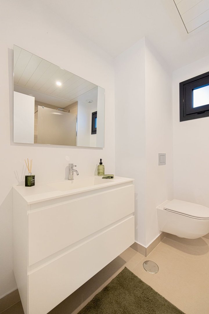 2 Bed Ground Floor Apartment in Altos de los Monteros