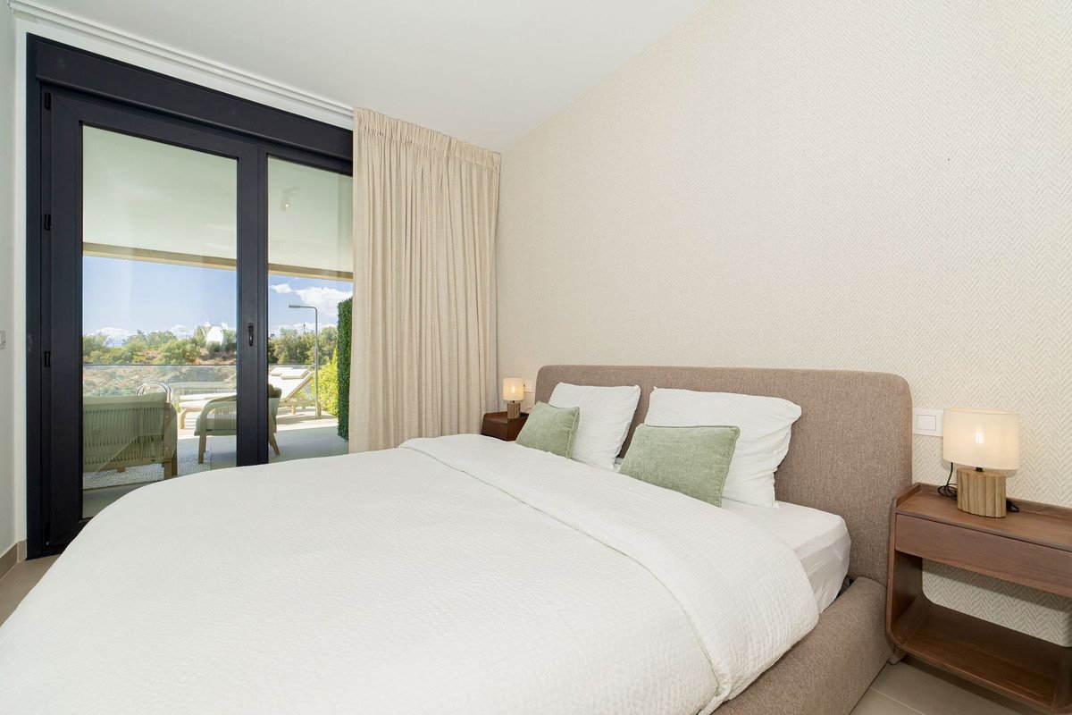 2 Bed Ground Floor Apartment in Altos de los Monteros