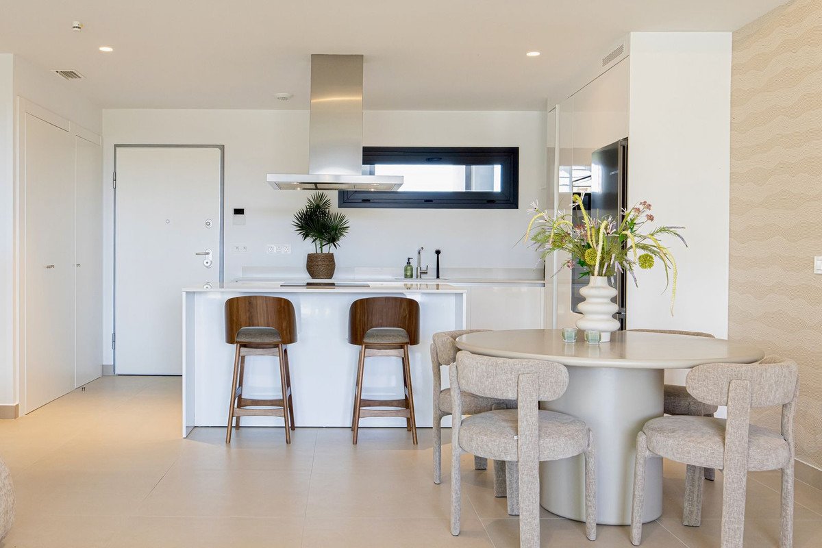 2 Bed Ground Floor Apartment in Altos de los Monteros