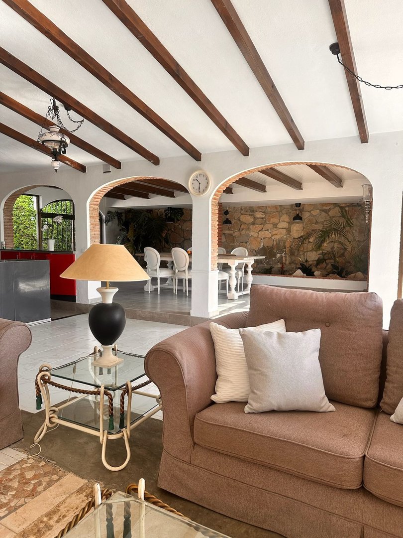 5 Bed Detached Villa in Benalmadena
