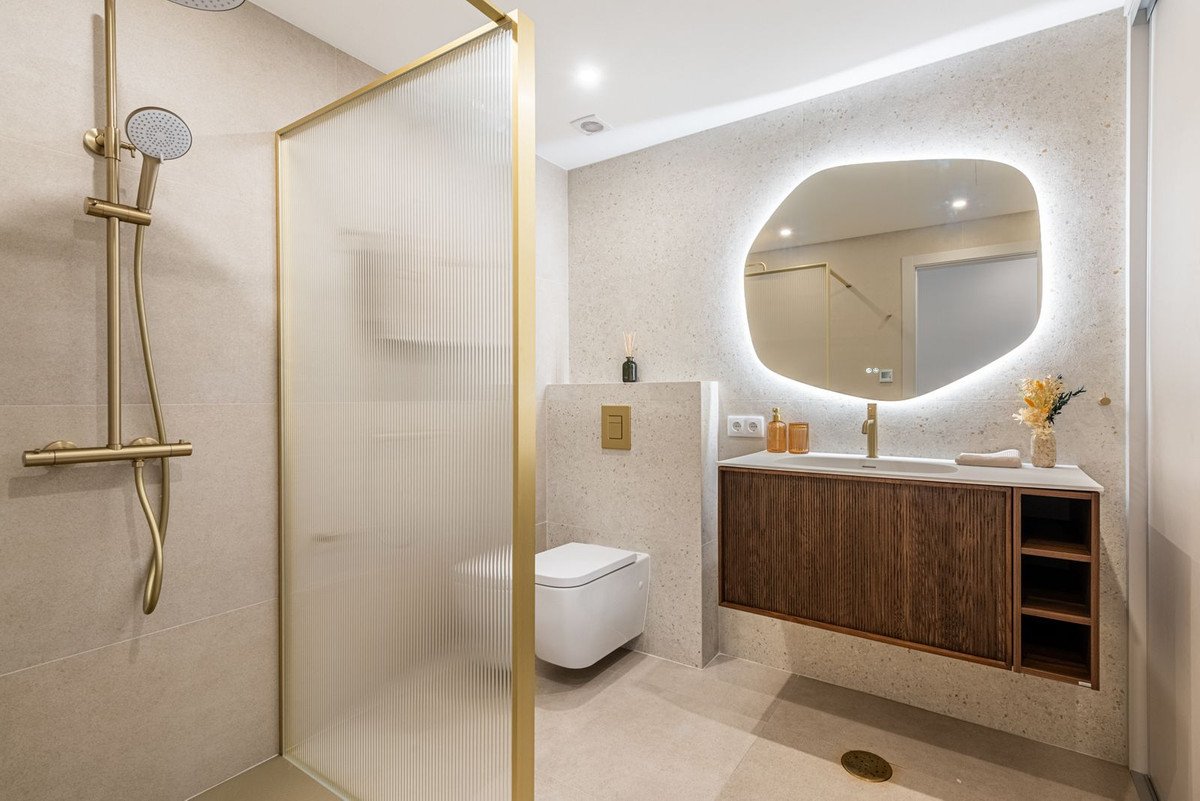 3 Bed Penthouse in New Golden Mile