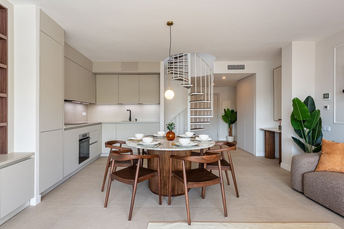 3 Bed Penthouse in New Golden Mile