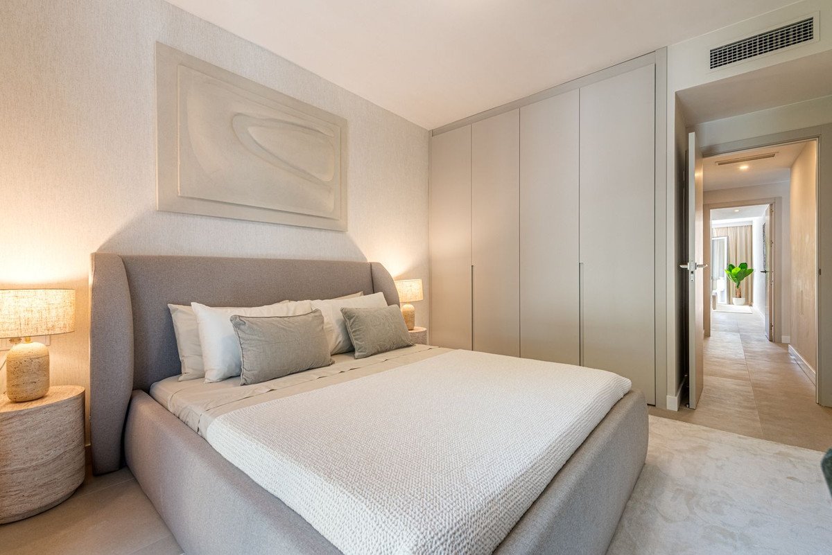 3 Bed Penthouse in New Golden Mile