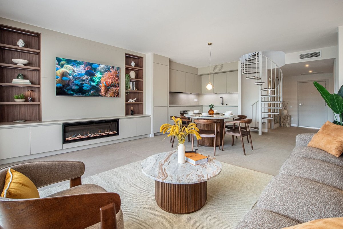 3 Bed Penthouse in New Golden Mile
