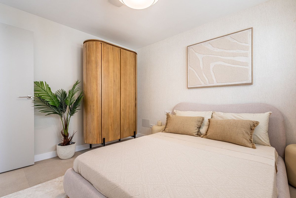 3 Bed Penthouse in New Golden Mile