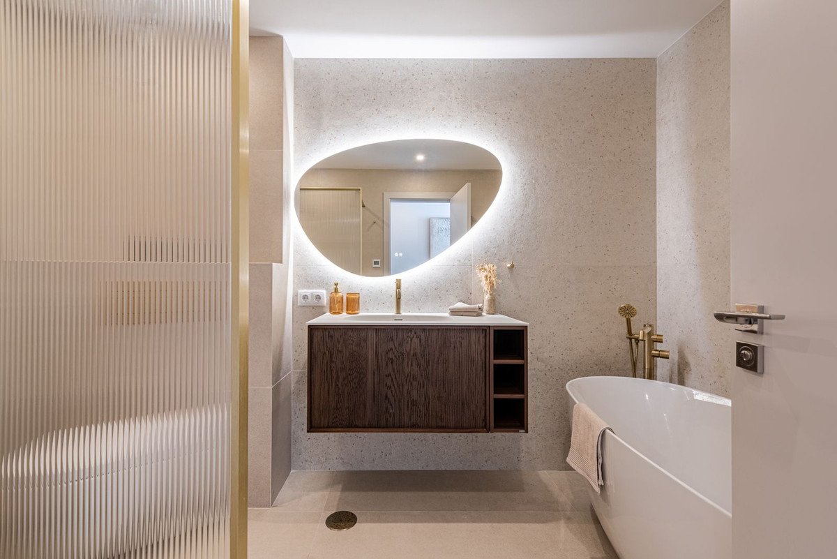3 Bed Penthouse in New Golden Mile