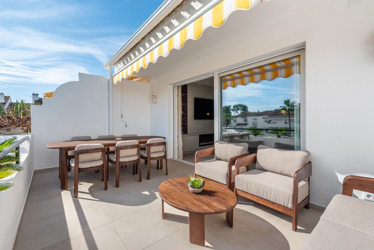 3 Bed Penthouse in New Golden Mile