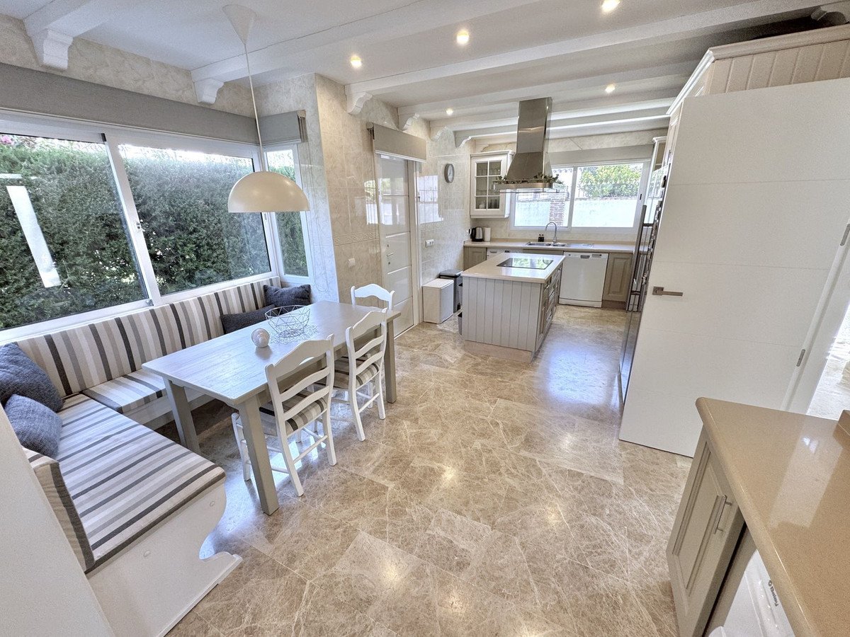 4 Bed Detached Villa in Calahonda