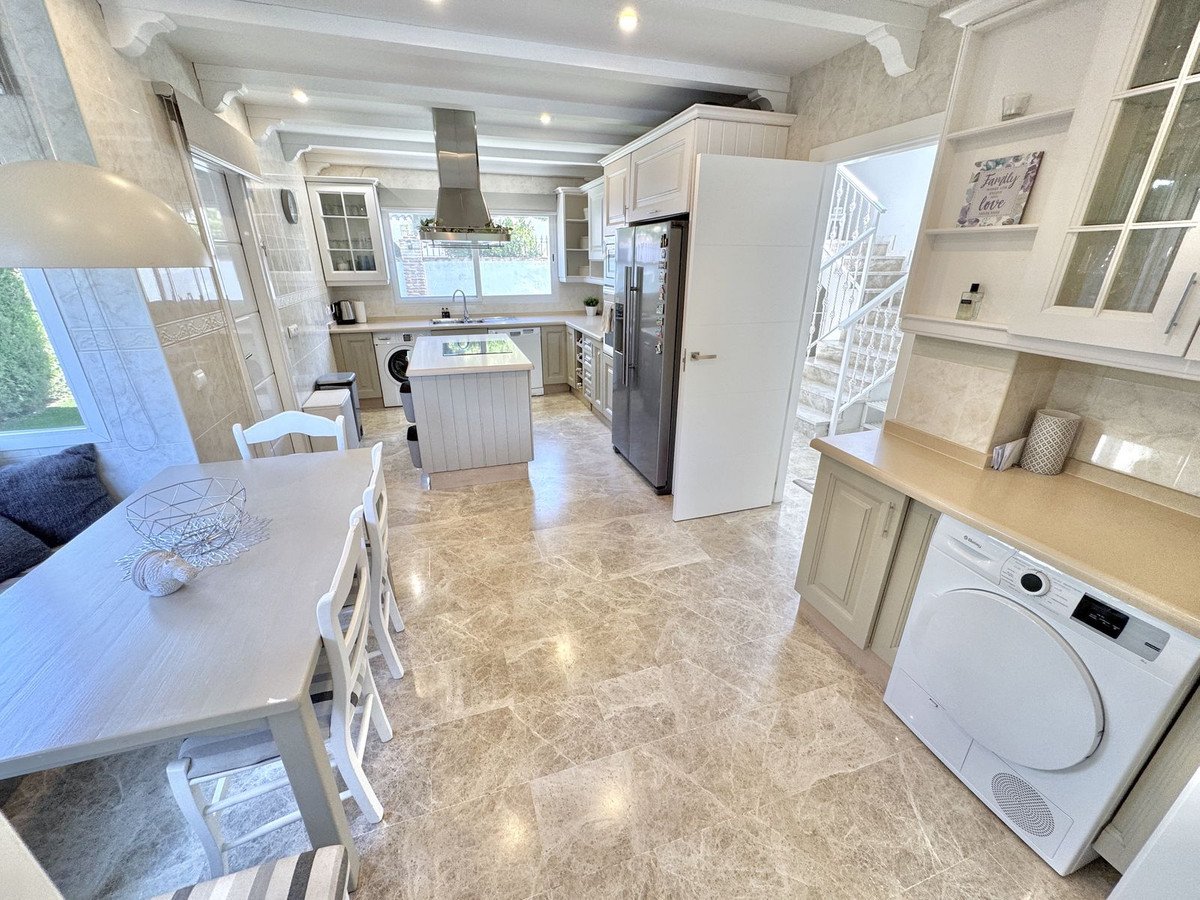4 Bed Detached Villa in Calahonda
