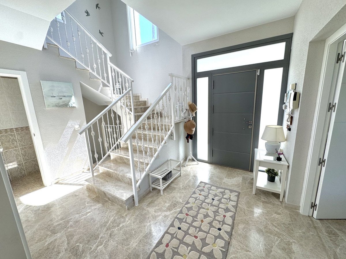 4 Bed Detached Villa in Calahonda