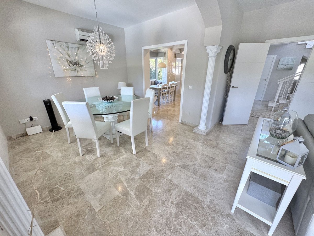 4 Bed Detached Villa in Calahonda
