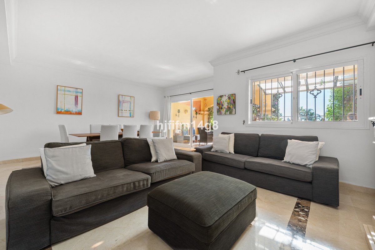 4 Bed Townhouse in Nueva Andalucía