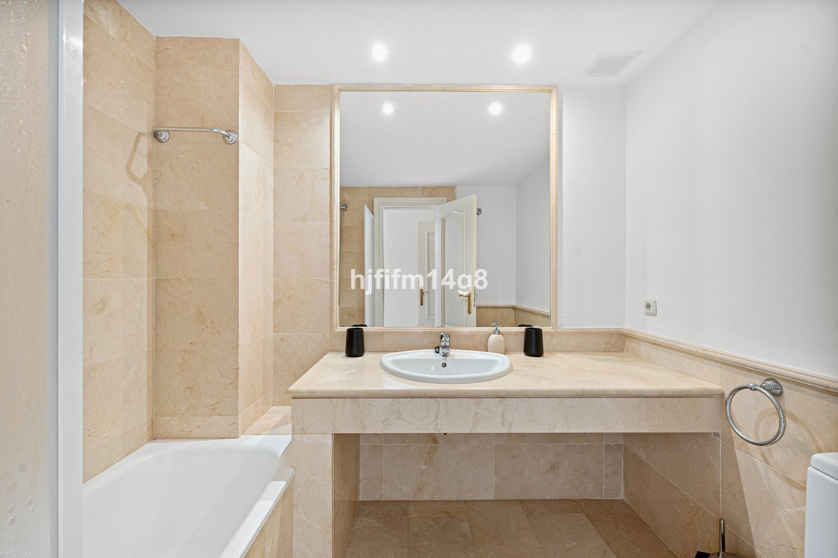 4 Bed Townhouse in Nueva Andalucía