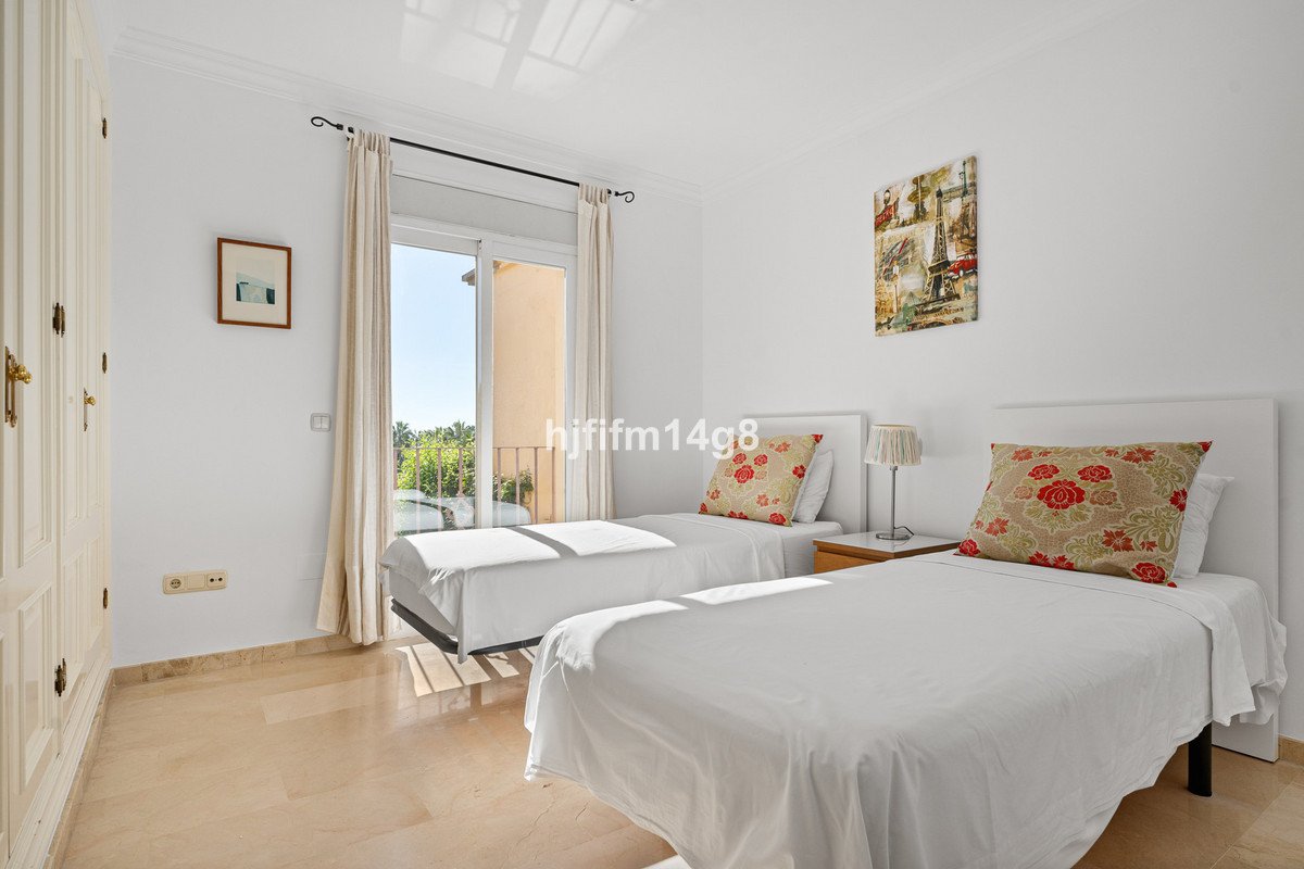 4 Bed Townhouse in Nueva Andalucía