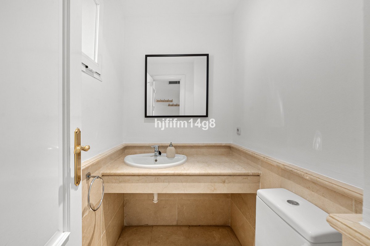 4 Bed Townhouse in Nueva Andalucía